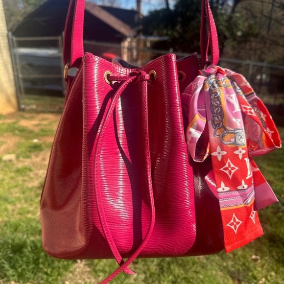 Custom painted LV Petite Noe - Picture 2 of 13